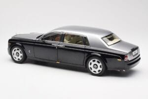 Rolls-Royce Phantom VII EWB Must ja Hõbe Kyosho 1:18 08841BKS Metall - pilt 7/8