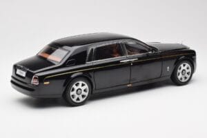 Rolls-Royce Phantom VII EWB Diamond Must Kyosho 1:18 08841DBK2 Metall - pilt 3/8