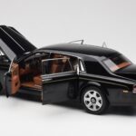 Rolls-Royce Phantom VII EWB Diamond Must Kyosho 1:18 - image 5 of 8