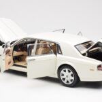 Rolls-Royce Phantom VII EWB English Valge Kyosho 1:18 - image 5 of 8