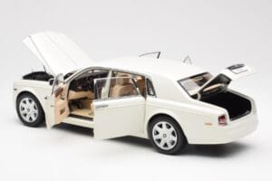Rolls-Royce Phantom VII EWB English Valge Kyosho 1:18 08841EW2 Metall - pilt 5/8