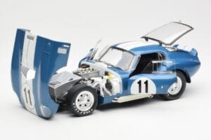 Shelby Daytona Cobra Coupe #11 S. Thompson 24 Hours of Le Mans 1965 CMR 1:18 CMR114 Metall - pilt 2/8