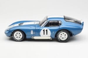 Shelby Daytona Cobra Coupe #11 S. Thompson 24 Hours of Le Mans 1965 CMR 1:18 CMR114 Metall - pilt 4/8