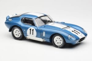 Shelby Daytona Cobra Coupe #11 S. Thompson 24 Hours of Le Mans 1965 CMR 1:18 CMR114 Metall - pilt 6/8