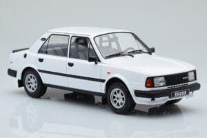 Skoda 130 L Valge IXO 1:18 18CMC158 Metall - pilt 4/6