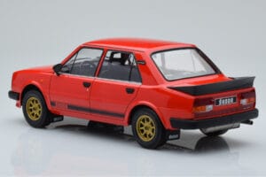 Skoda 130 LR Punane IXO 1:18 18CMC159 Metall - pilt 5/6