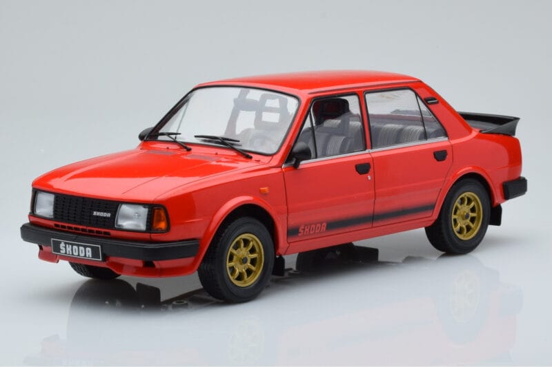 Skoda 130 LR Punane IXO 1:18