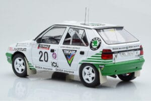 Skoda Felicia #20 S. Blomqvist / B. Cederberg Rally RAC Lombard 1995 IXO 1:18 18RMC147 Metall - pilt 5/6