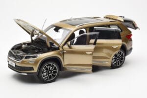 Skoda Kodiaq Kuldne FAW 1:18 ZSX000001GOL Metall - pilt 2/8