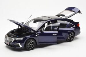 Skoda Octavia Pro Sinine FAW 1:18 ZMR000006BLA Metall - pilt 2/8
