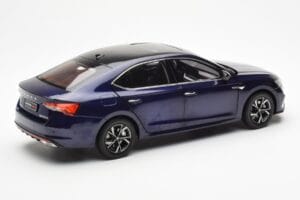 Skoda Octavia Pro Sinine FAW 1:18 ZMR000006BLA Metall - pilt 3/8