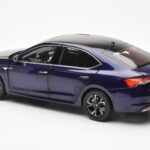 Skoda Octavia Pro Sinine FAW 1:18 - image 7 of 8