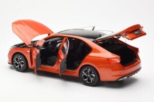 Skoda Octavia Pro Oranž FAW 1:18 ZMR000006ORA Metall - pilt 5/8