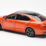 Skoda Octavia Pro Oranž FAW 1:18 - image 7 of 8