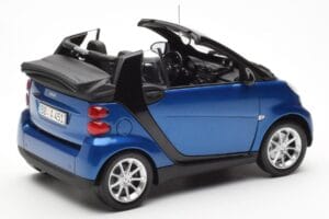 Smart Fortwo 451 Cabrio Sinine & Must Minichamps 1:18 150036330 Metall - pilt 3/8