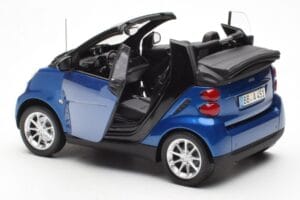 Smart Fortwo 451 Cabrio Sinine & Must Minichamps 1:18 150036330 Metall - pilt 5/8