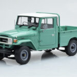 Toyota Land Cruiser 40 4x4 Pickup Roheline Kyosho 1:18