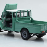 Toyota Land Cruiser 40 4x4 Pickup Roheline Kyosho 1:18 - image 3 of 8