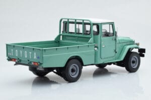 Toyota Land Cruiser 40 4x4 Pickup Roheline Kyosho 1:18 08958FG Metall - pilt 4/8