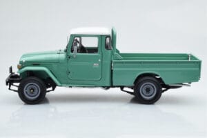 Toyota Land Cruiser 40 4x4 Pickup Roheline Kyosho 1:18 08958FG Metall - pilt 5/8