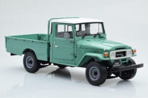 Toyota Land Cruiser 40 4x4 Pickup Roheline Kyosho 1:18 08958FG Metall - pilt 6/8