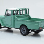 Toyota Land Cruiser 40 4x4 Pickup Roheline Kyosho 1:18 - image 7 of 8