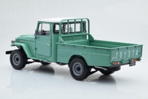 Toyota Land Cruiser 40 4x4 Pickup Roheline Kyosho 1:18 08958FG Metall - pilt 7/8