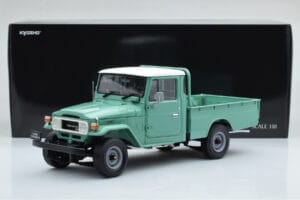 Toyota Land Cruiser 40 4x4 Pickup Roheline Kyosho 1:18 08958FG Metall - pilt 8/8