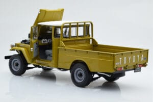 Toyota Land Cruiser 40 4x4 Pickup Oliiv Kyosho 1:18 08958K Metall - pilt 3/8
