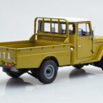 Toyota Land Cruiser 40 4x4 Pickup Oliiv Kyosho 1:18 - image 4 of 8