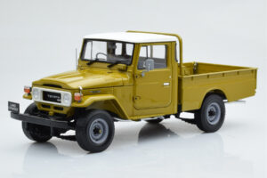 Toyota Land Cruiser 40 4x4 Pickup Oliiv Kyosho 1:18