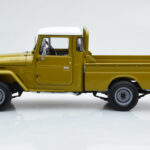 Toyota Land Cruiser 40 4x4 Pickup Oliiv Kyosho 1:18 - image 5 of 8