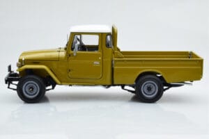 Toyota Land Cruiser 40 4x4 Pickup Oliiv Kyosho 1:18 08958K Metall - pilt 5/8