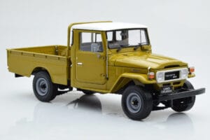 Toyota Land Cruiser 40 4x4 Pickup Oliiv Kyosho 1:18 08958K Metall - pilt 6/8