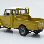 Toyota Land Cruiser 40 4x4 Pickup Oliiv Kyosho 1:18 - image 7 of 8