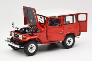 Toyota Land Cruiser FJ40 Van Punane Kyosho 1:18 08971R Metall - pilt 2/8