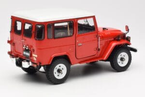 Toyota Land Cruiser FJ40 Van Punane Kyosho 1:18 08971R Metall - pilt 3/8