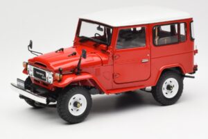 Toyota Land Cruiser FJ40 Van Punane Kyosho 1:18