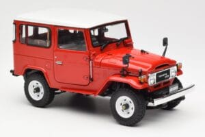 Toyota Land Cruiser FJ40 Van Punane Kyosho 1:18 08971R Metall - pilt 6/8
