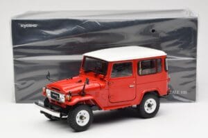 Toyota Land Cruiser FJ40 Van Punane Kyosho 1:18 08971R Metall - pilt 8/8