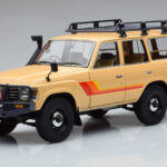 Toyota Land Cruiser 60 Beež Lisaosadega Kyosho 1:18