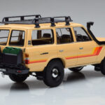 Toyota Land Cruiser 60 Beež Lisaosadega Kyosho 1:18 - image 3 of 12