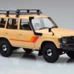 Toyota Land Cruiser 60 Beež Lisaosadega Kyosho 1:18 - image 5 of 12