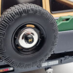 Toyota Land Cruiser 60 Beež Lisaosadega Kyosho 1:18 - image 7 of 12