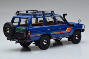 Toyota Land Cruiser 60 Sinine Lisaosadega Kyosho 1:18 08956XBL Metall - pilt 3/11