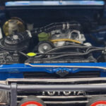 Toyota Land Cruiser 60 Sinine Lisaosadega Kyosho 1:18 - image 9 of 11