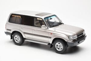 Toyota Land Cruiser HDJ80 Beež Metallik Otto 1:18 OT438 Vaik - pilt 4/6