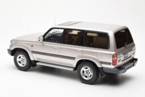 Toyota Land Cruiser HDJ80 Beež Metallik Otto 1:18 OT438 Vaik - pilt 5/6