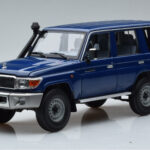 Toyota Land Cruiser J76 Sinine Almost Real 1:18