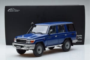 Toyota Land Cruiser J76 Sinine Almost Real 1:18 870101 Metall - pilt 7/7